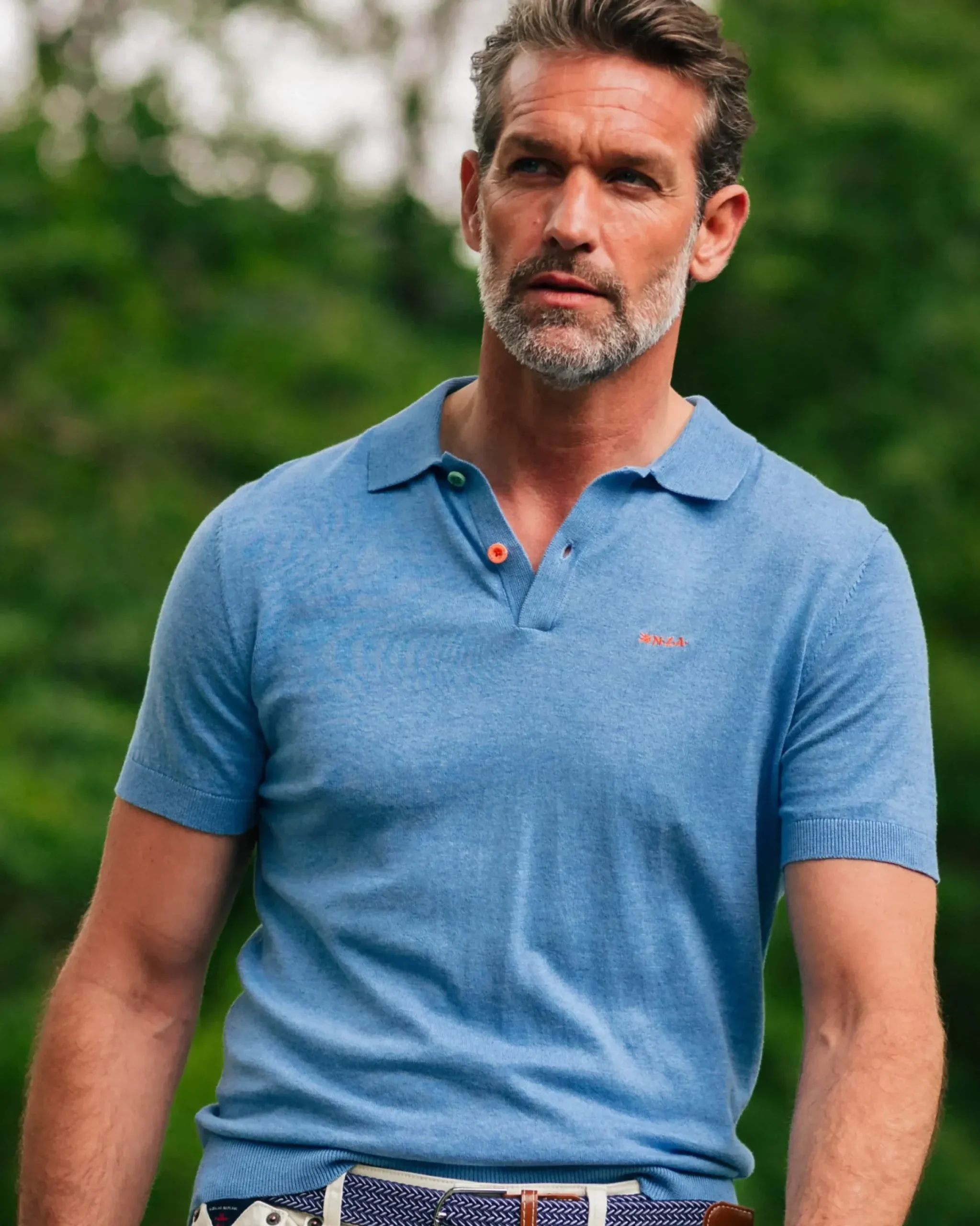 Basis felblauw poloshirt