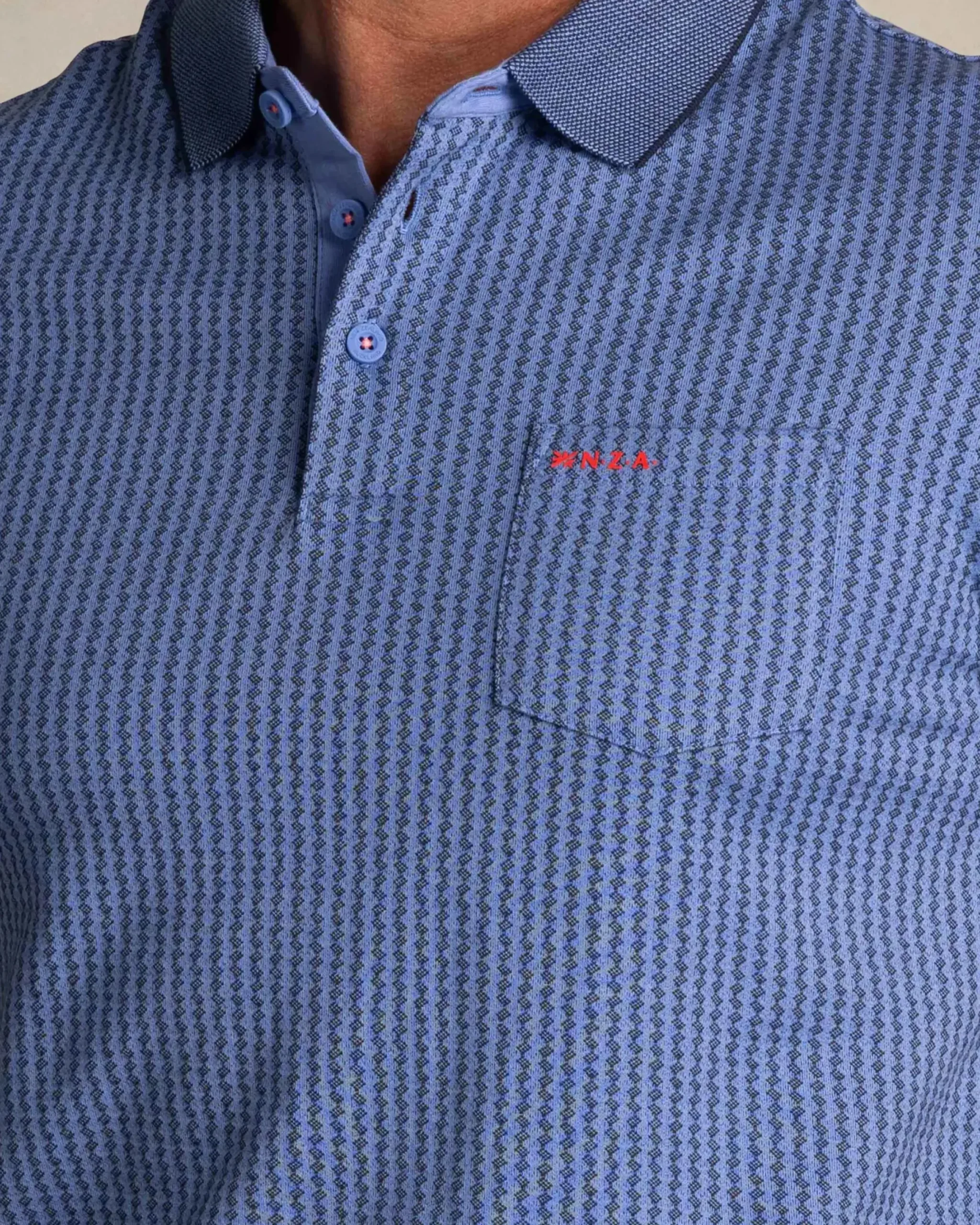 Blauwe polo met kleine witte streep