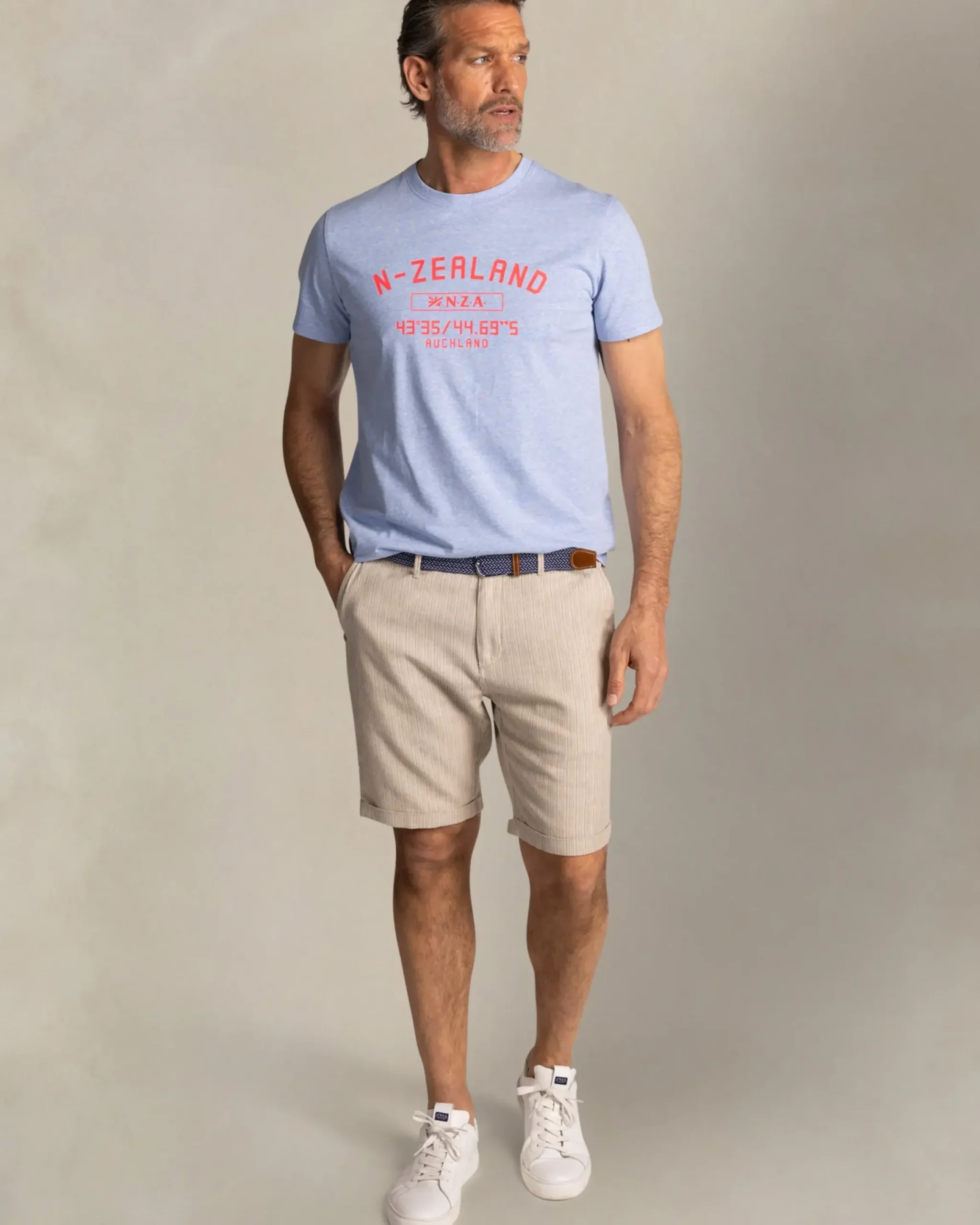 Blauw t-shirt met NZA logo op de borst