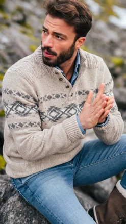 Bruine pullover met knopen en zwart motief - Chestnut