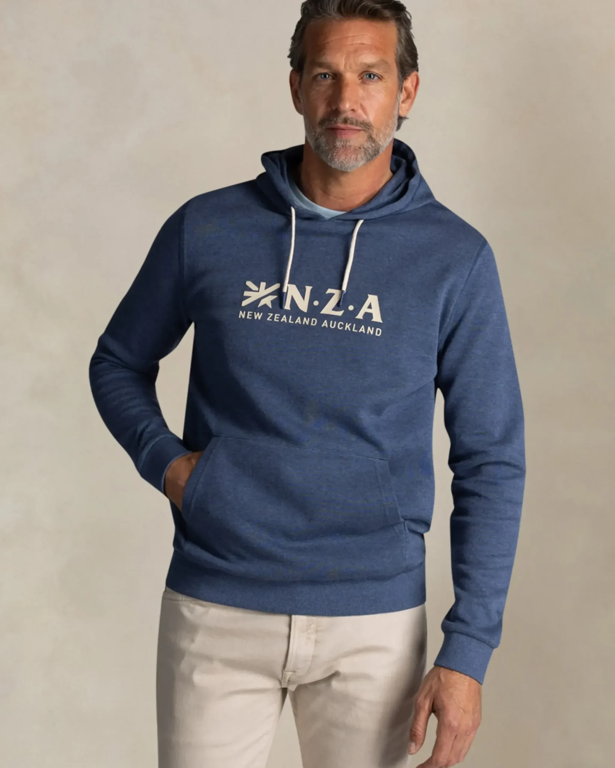 Donkerblauwe hoodie met logo