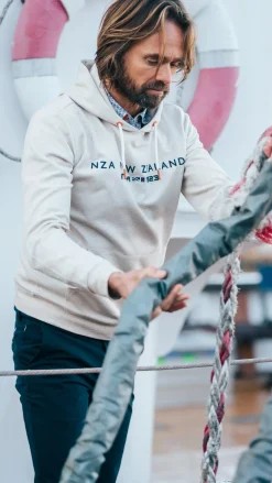Ecru hoodie met tekst op de borst - Powder Sand