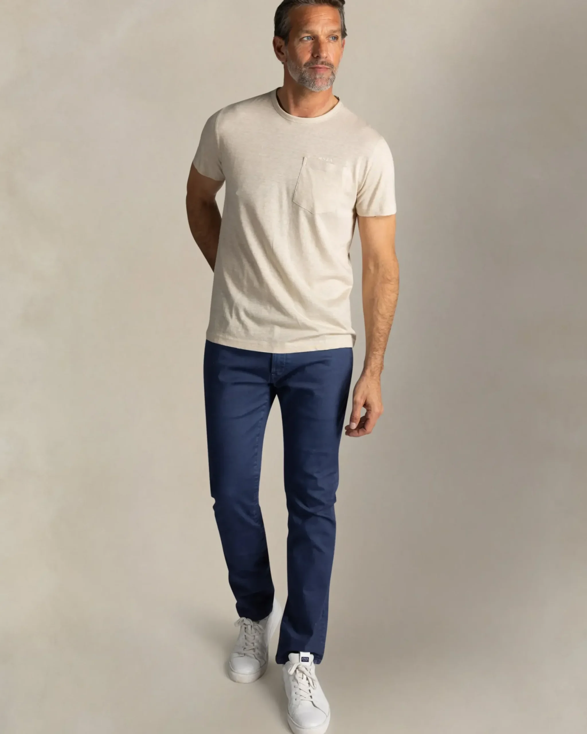 Ecru T-shirt met borstzakje