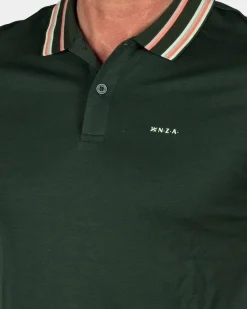 Groene polo met gestreepte kraag