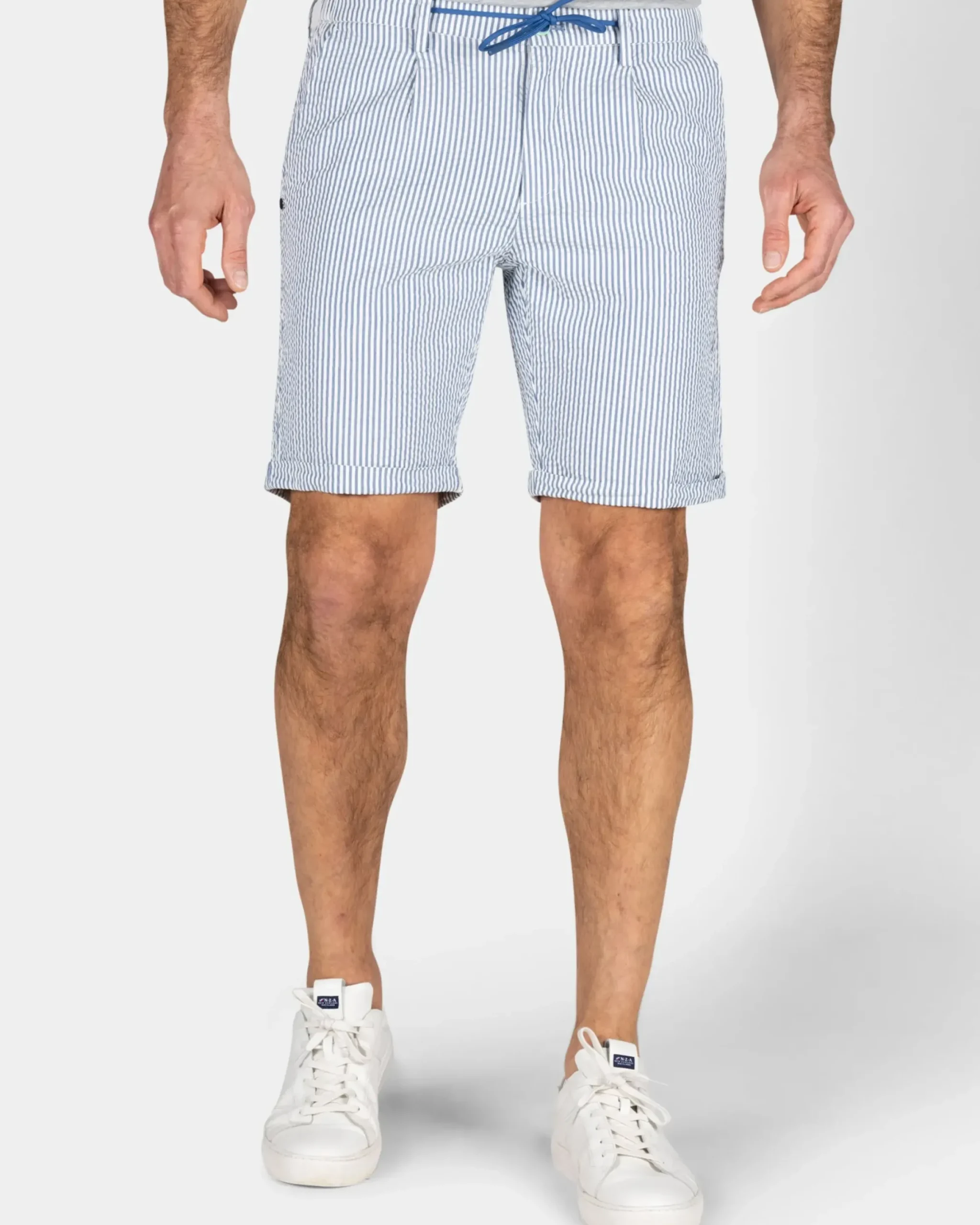 Lichtblauwe gestreepte chino short