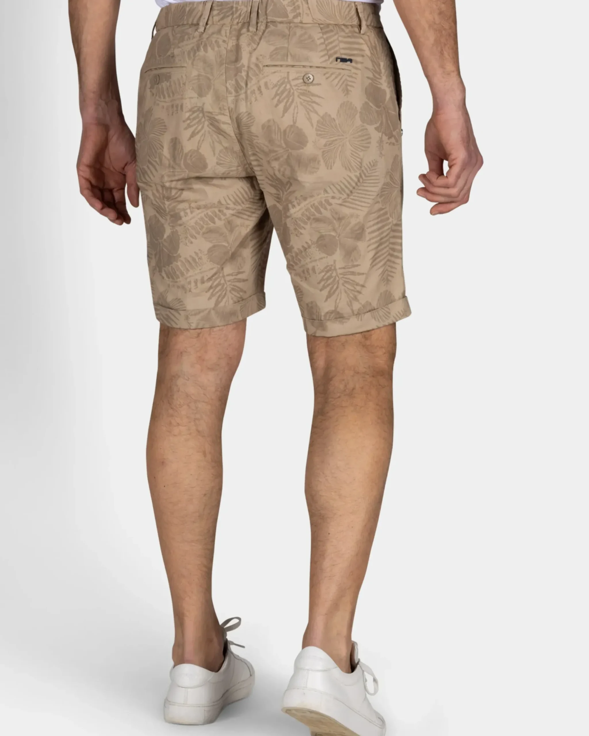 Lichtbruin short met bladprint