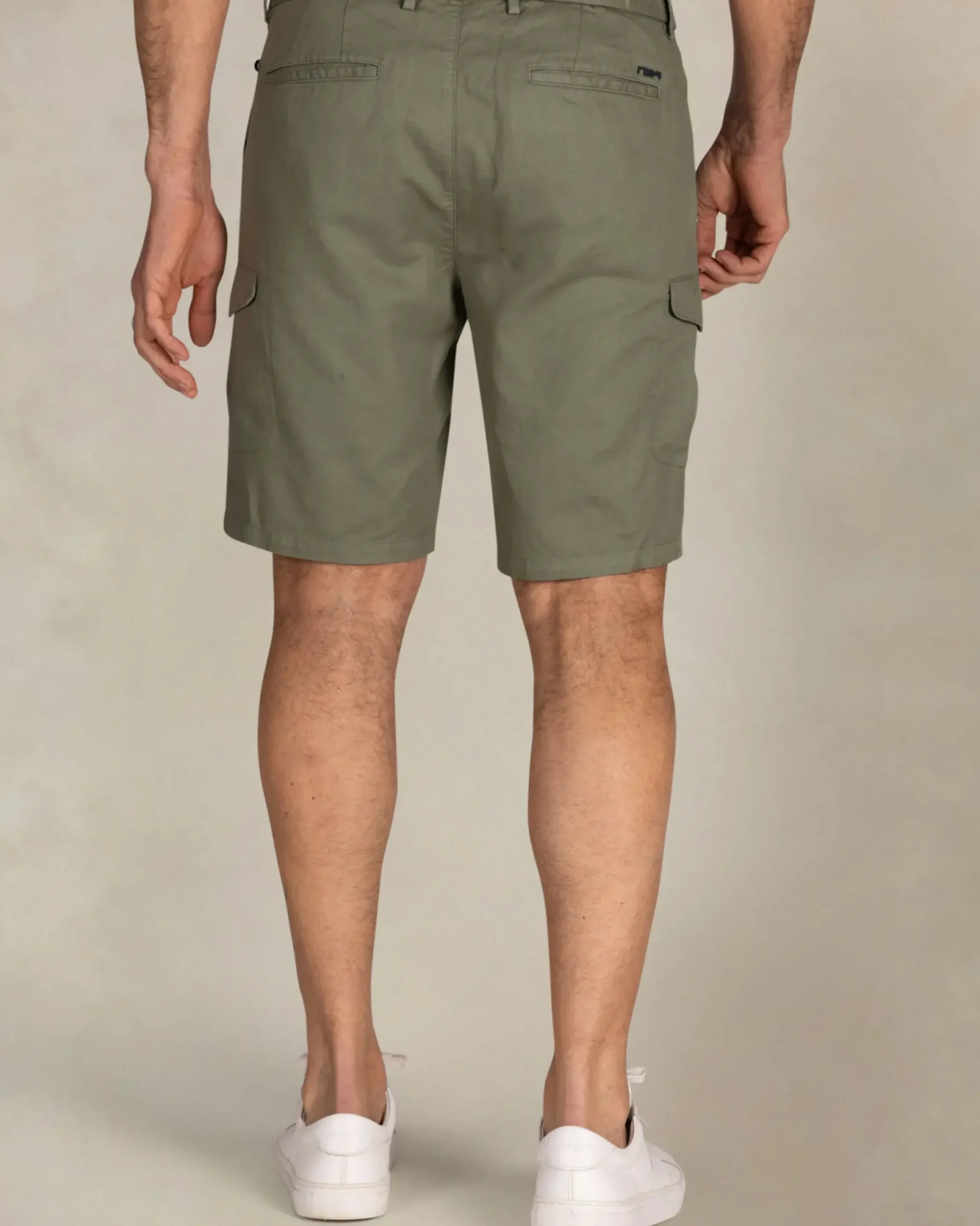 Lichtgroene linnen cargo shorts