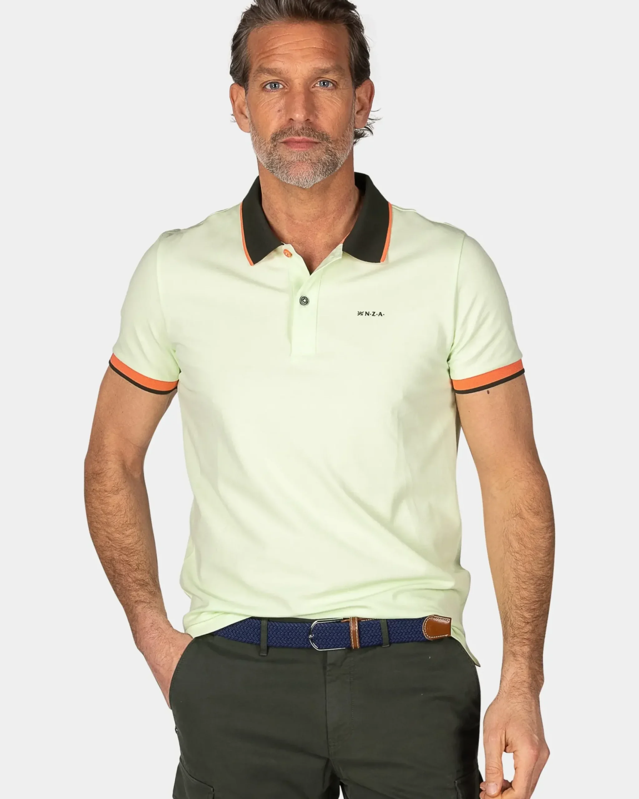 Mintgroene polo met blauwe kraag