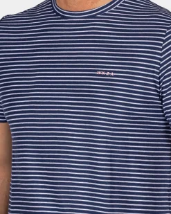 Navy t-shirt met kleine witte streep
