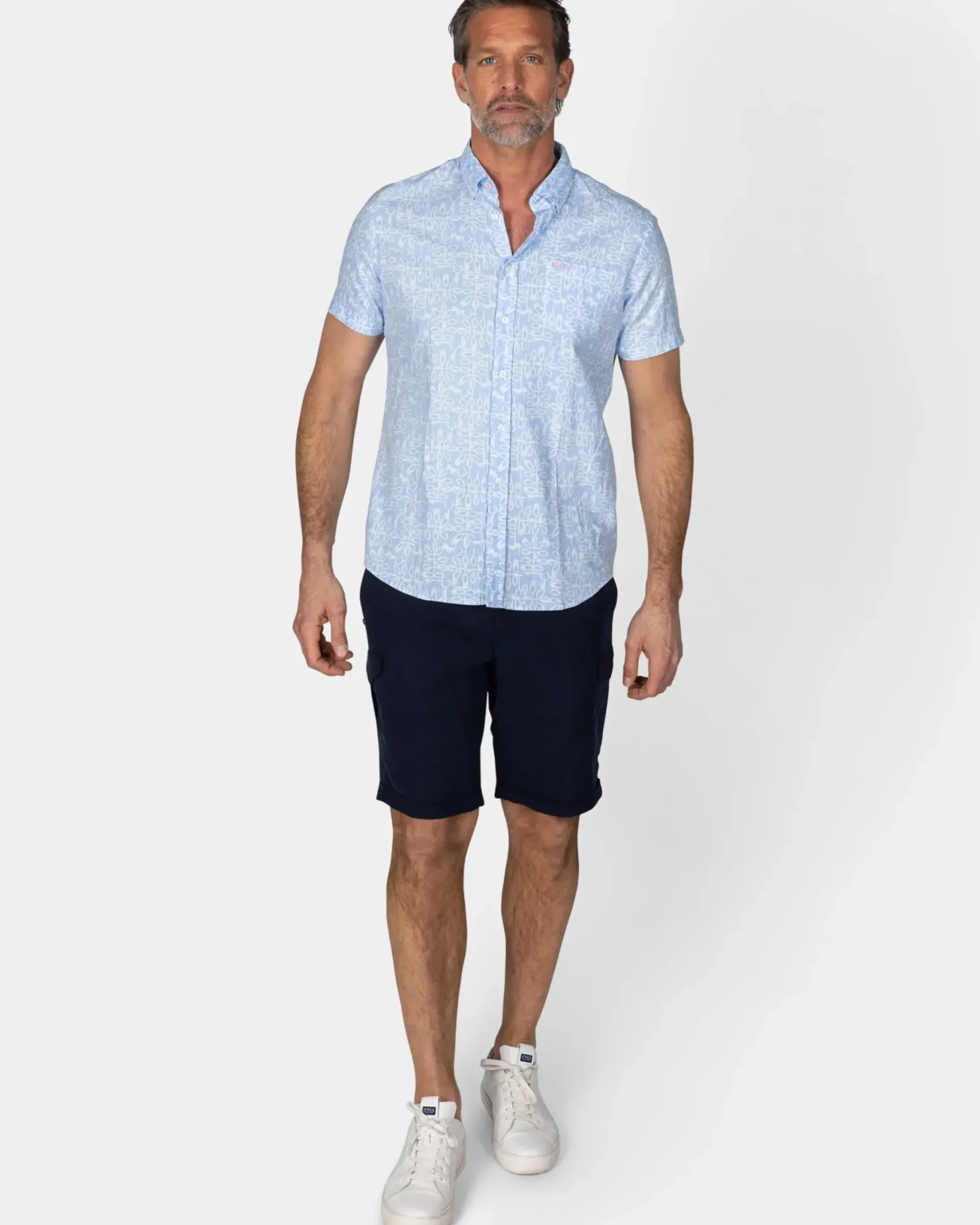 Pastelblauw overhemd met witte print