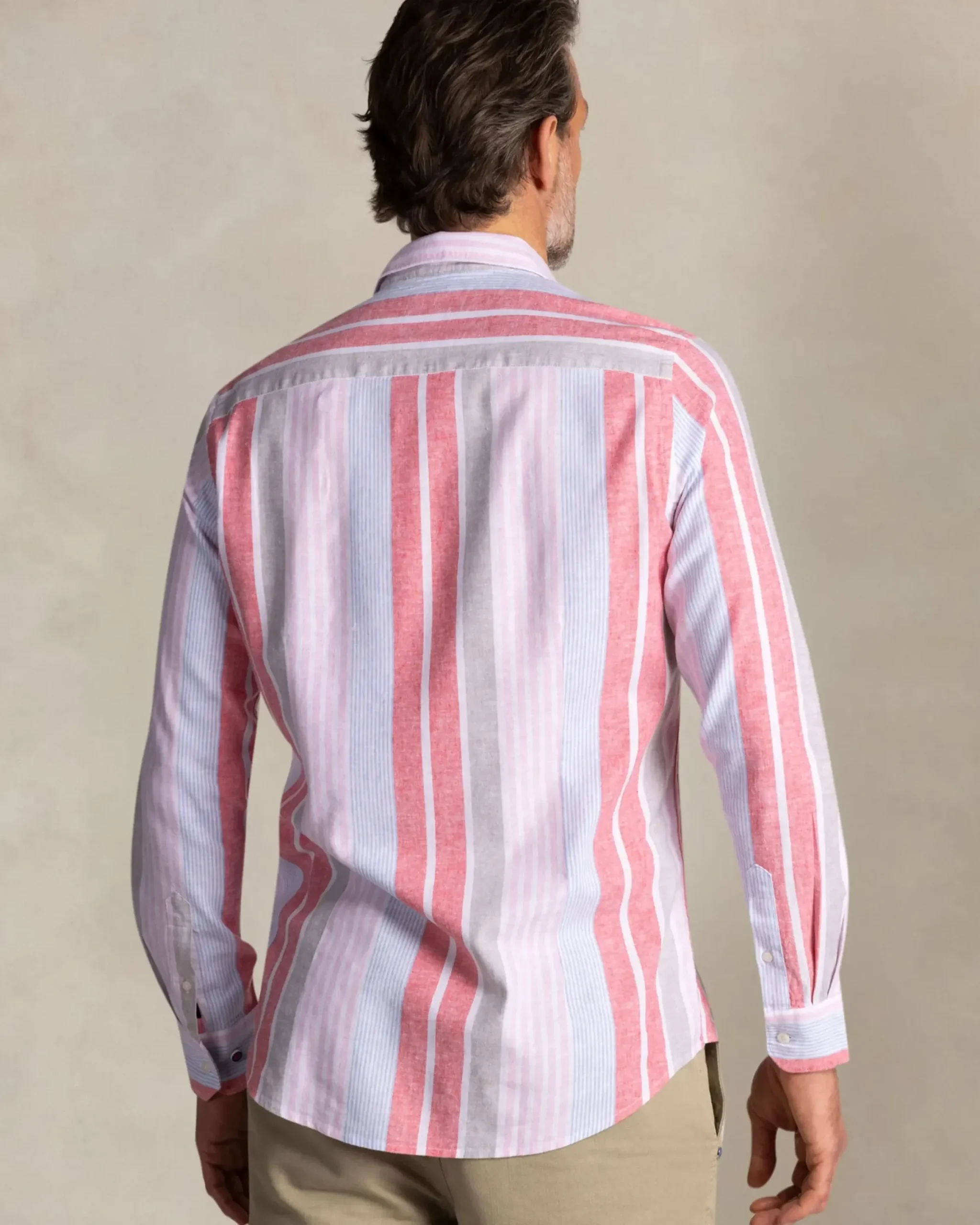 Rood met blauw gestreept linnen overhemd