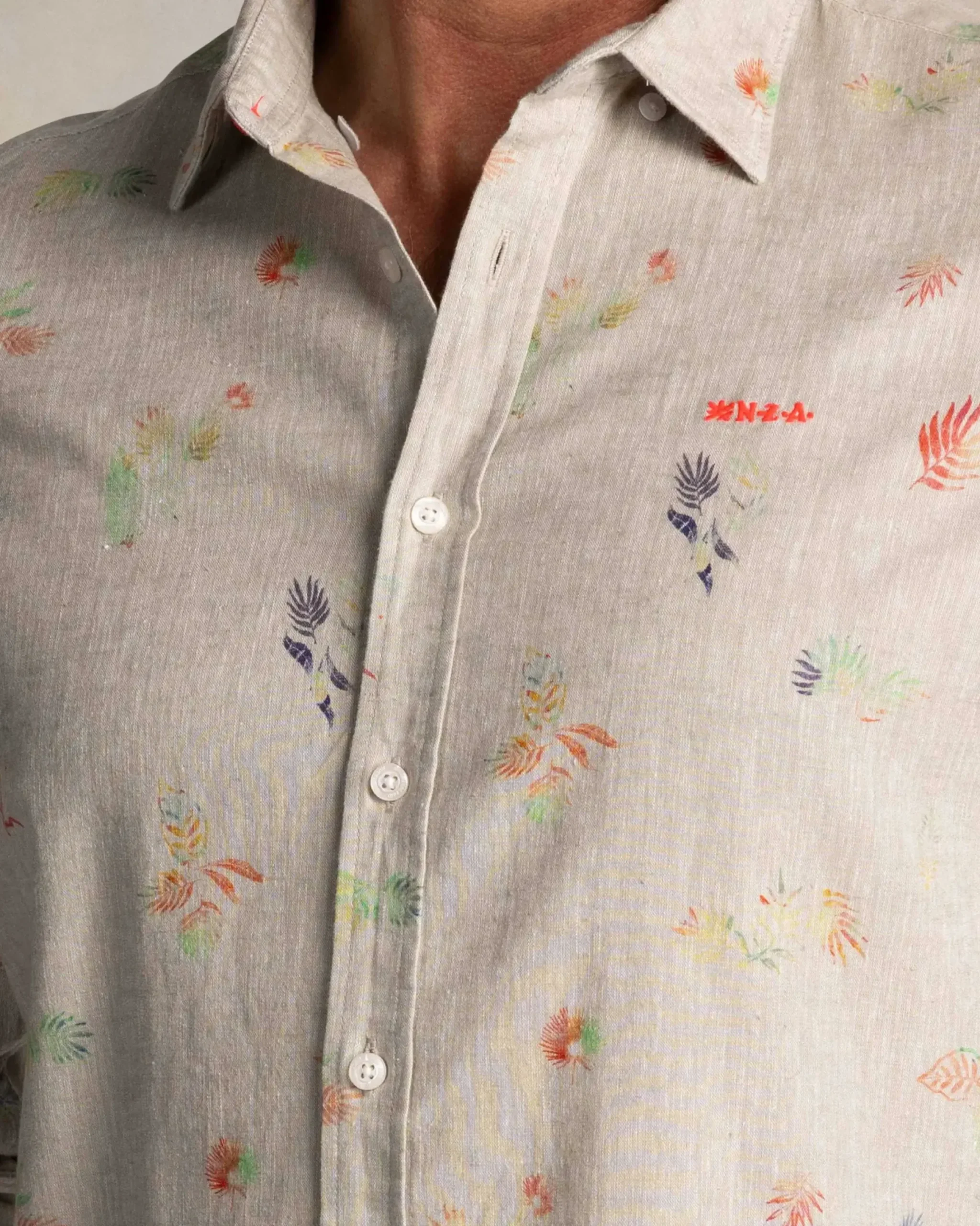 Taupe overhemd met gekleurde bloemenprint