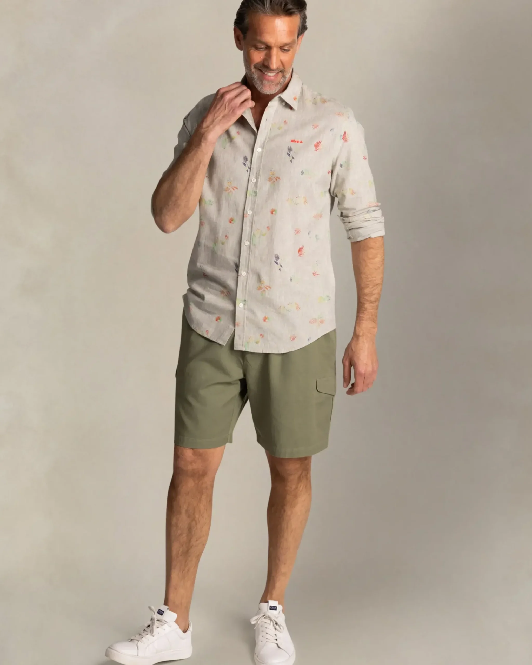 Taupe overhemd met gekleurde bloemenprint
