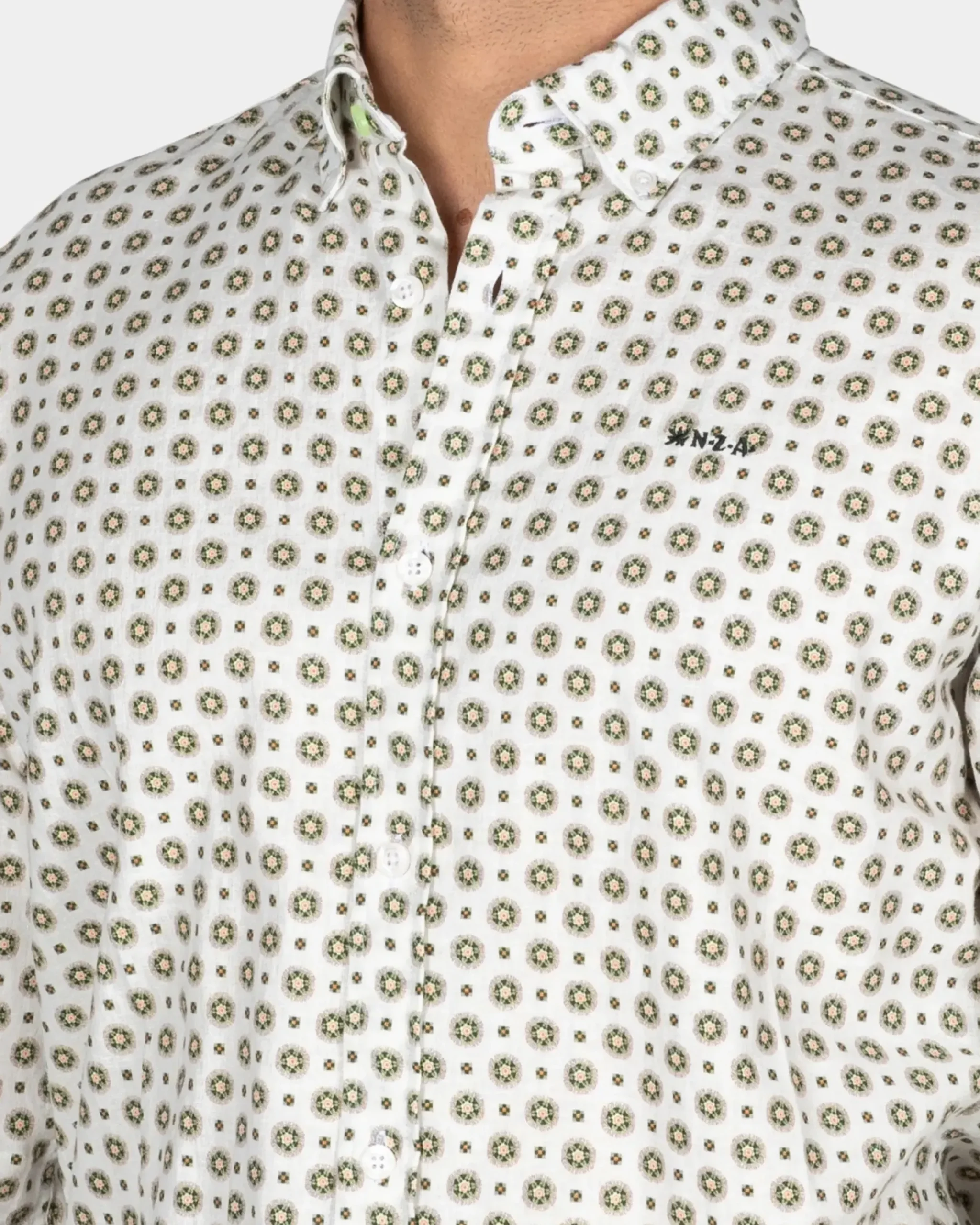 Wit overhemd met groene grafische print
