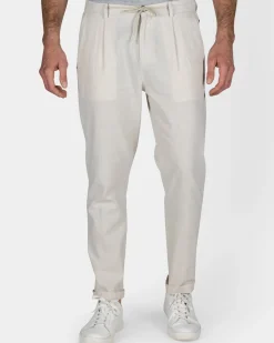 Witte chino met linnen
