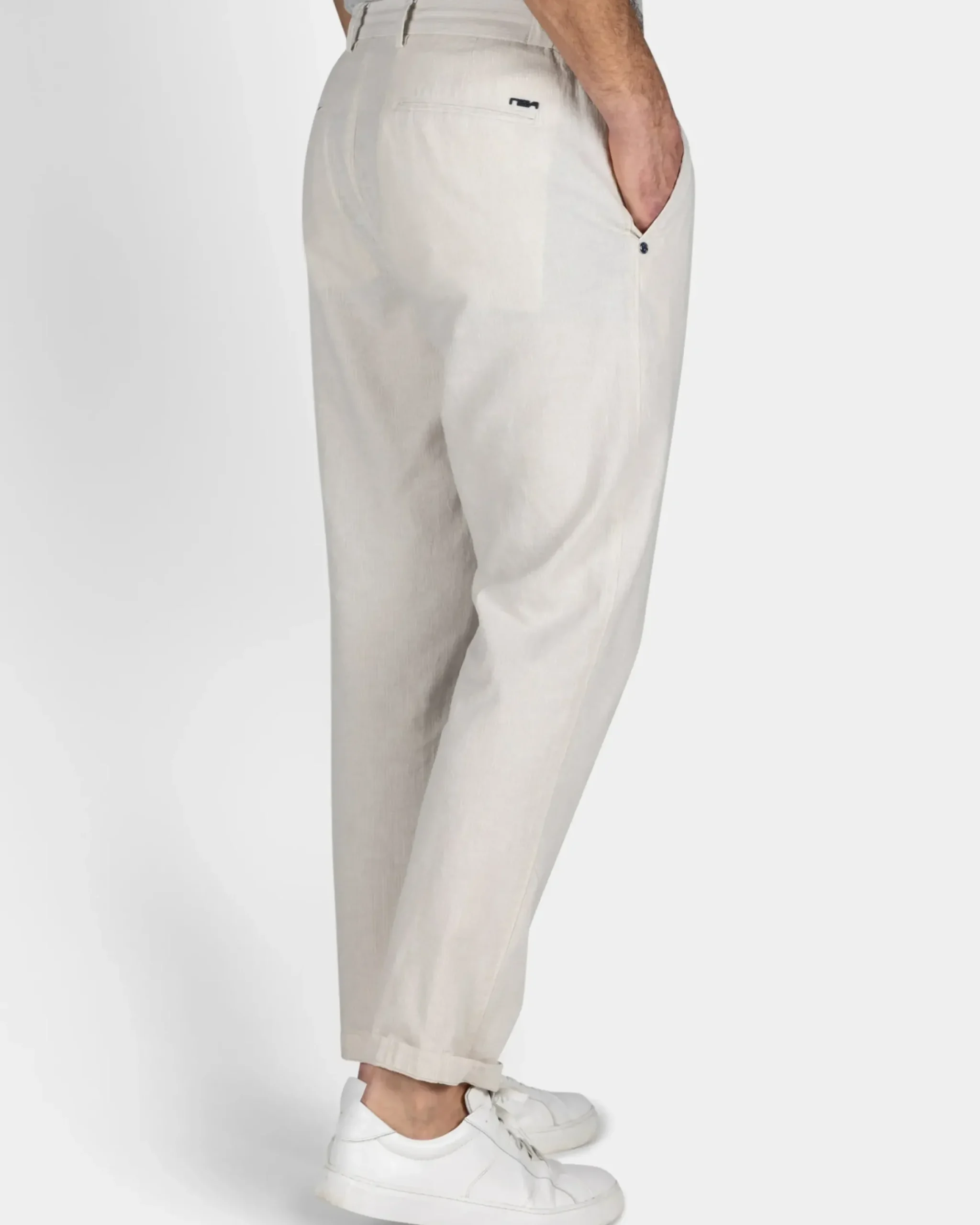 Witte chino met linnen